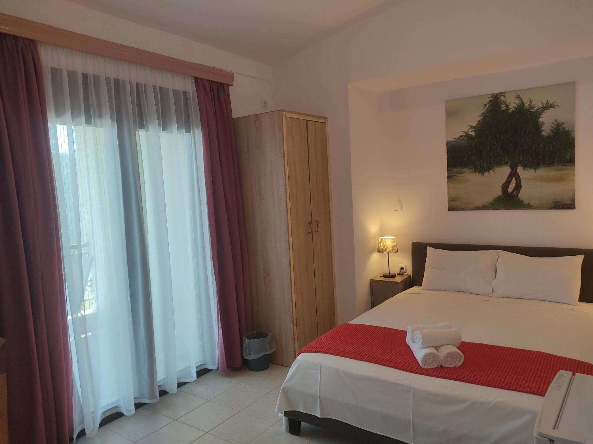 Xenonas Κithαiron Hotel Vilia Exterior photo
